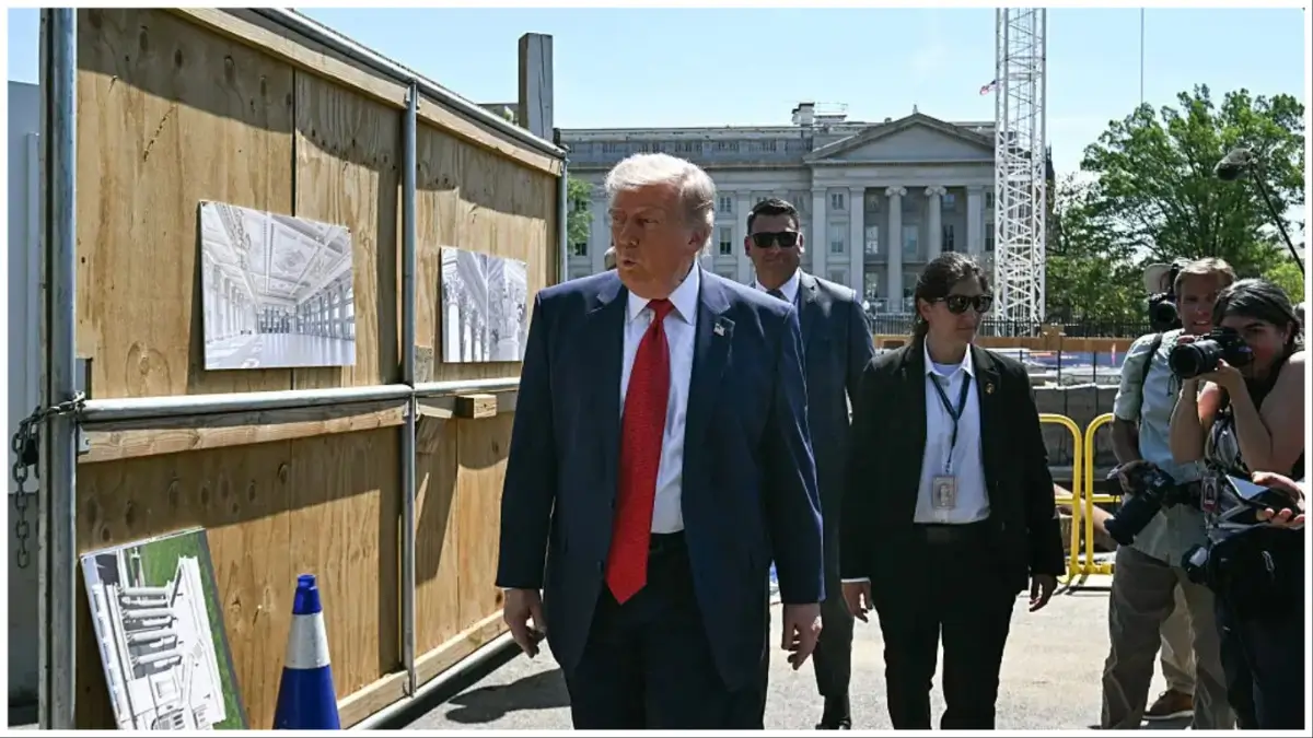 Trump Renames White House Columns While Taxpayers Face $400m Ballroom Cost